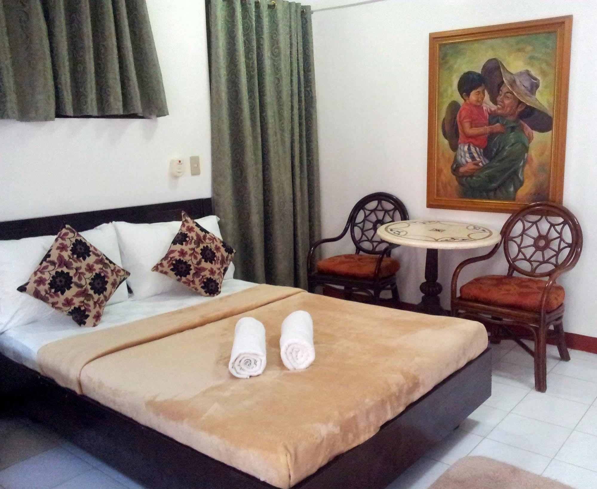 Deparis Beach Resort Balabag  Екстер'єр фото