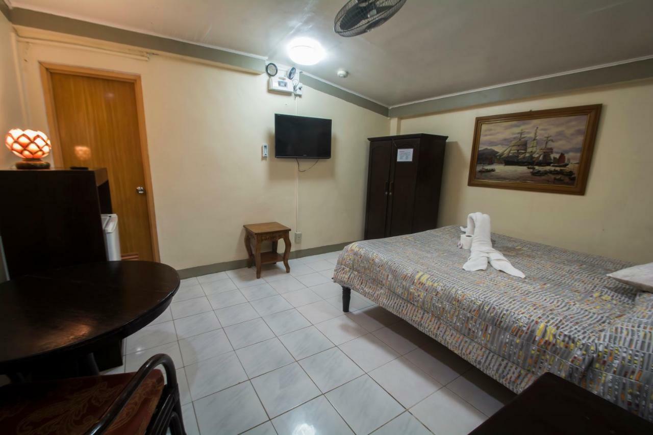 Deparis Beach Resort Balabag  Екстер'єр фото