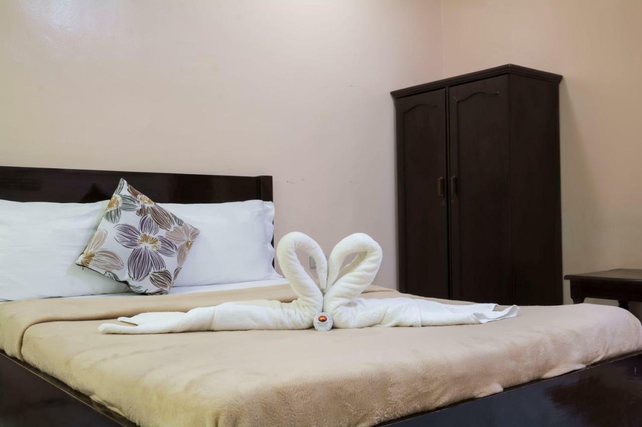 Deparis Beach Resort Balabag  Екстер'єр фото