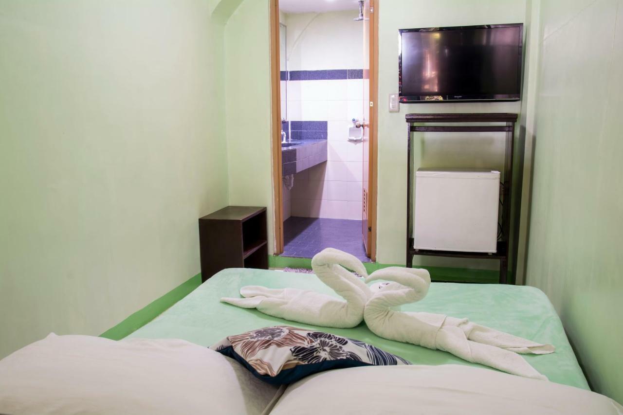 Deparis Beach Resort Balabag  Екстер'єр фото