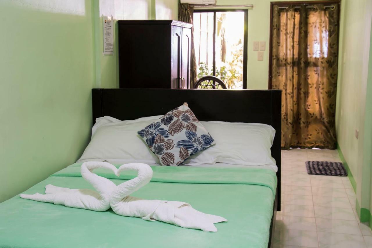 Deparis Beach Resort Balabag  Екстер'єр фото