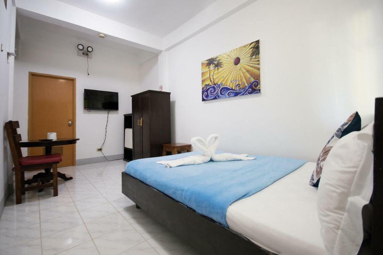 Deparis Beach Resort Balabag  Екстер'єр фото